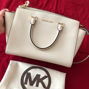 Authentic Michael Kors White Large Selma Purse.